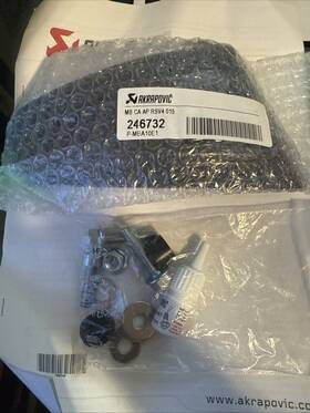 246732 Akrapovic Slip On Exhaust Bracket Support For Tuono V4/rsv 4 Carbon Fiber