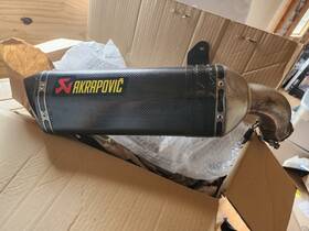 M-hr072 Akrapovic Slip-on Muffler Carbon Fiber Read Description