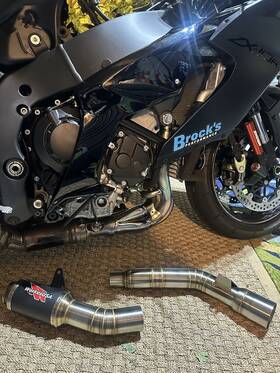 Wa1004r-bc Competition Werkes Black Center Gp Race Slip On Exhaust