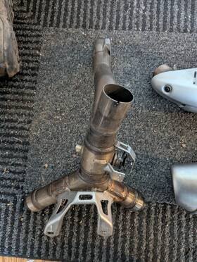 57211581b Ducati Monster 1100 S 796 795 Central Exhaust Y-pipe Like New Original Oem