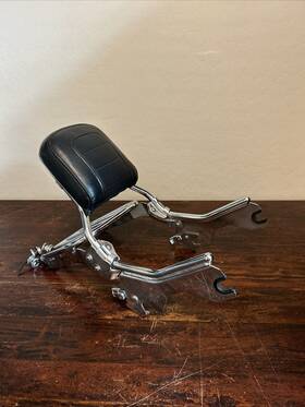 52300442 Harley-davidson Genuine Softail Holdfast Detachable Backrest And Rack 18-up