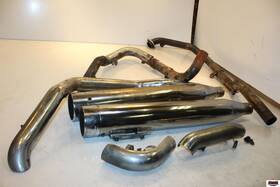 64768-09a Harley-davidson 2010 Ultra Flhtcu Muffler Exhaust Silencer Pipe