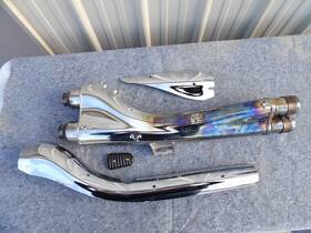 65205-06 Harley-davidson Genuine Oem Ft07 Vrod V Rod Exhaust Mid Collector With Heat Shields
