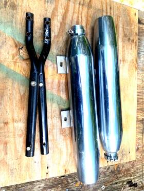 65483-79 Harley-davidson Oem Vintage Sportster Muffler And Supports 1979 Used Vg Condition