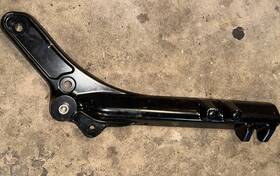 65500109 Harley-davidson Hd Oem / Exhaust Muffler Support Bracket -65500109 M8 Softail Fxbr Fxfb