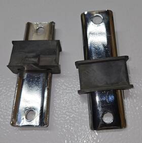 65724-85a Harley-davidson Oem Touring Exhaust Muffler Rubber Mounts Brackets
