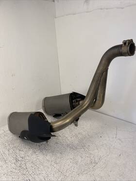 Ft11-ft12 Triumph T2207352 Speed Triple 1050 Stock Oem Right Muffler Silencer