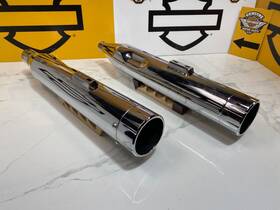 46100 Vance & Hines 16670 17-25 Harley Davidson Touring And Oversized 450 Raider Slip-ons Chrome