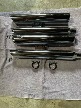 46376 Vance & Hines And Pcx 3 Inch Round Twin Slash Slip-on Mufflers For Harley Used