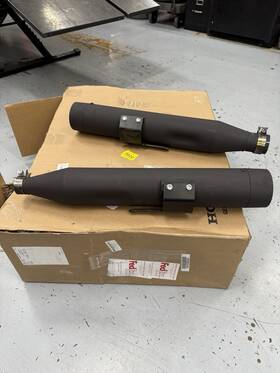 982446 Vance & Hines Vance&hines 4.5 Inch Oversized 450 Titan Slip-on Mufflers For 17-21 Tourings