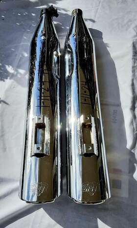 D701rc Vance & Hines D700rc Harley Touring And Mufflers Slash Slip Ons P/n