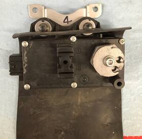 2co-85820-00 Yamaha R6 Exhaust Servo Box No 4 Used Oem P/n Fits 2006-16