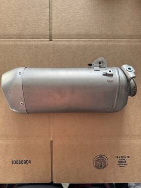 B67-14750-00-00 Yamaha 2017 Fz10 2018 2019 Mt-10 Oem Exhaust Pipe Muffler Slip On Silencer