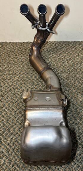 Bme-14703-20-00 Yamaha Oem Mt09/xsr900/tracer 9/r9 Muffler Assembly